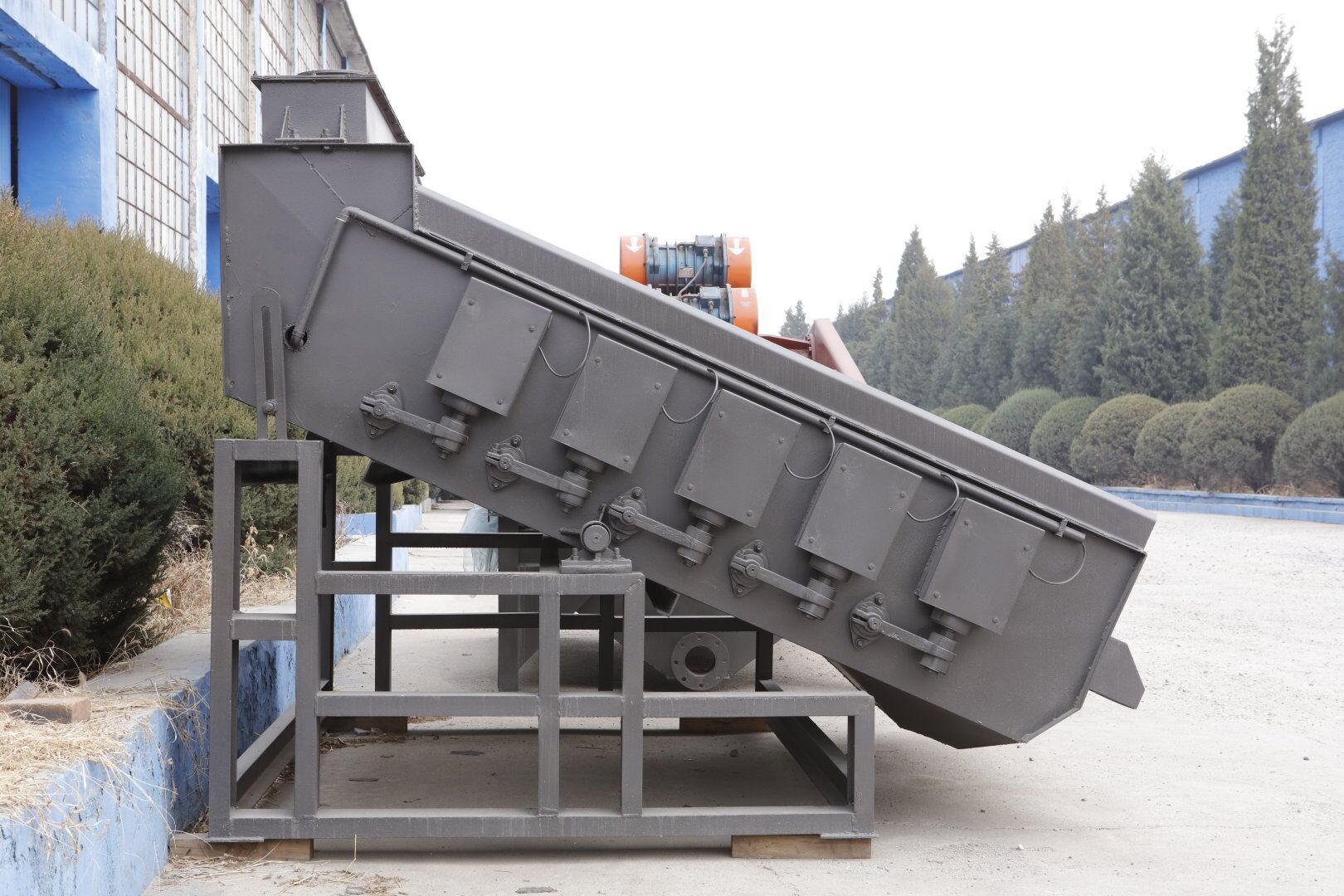 YX best price vibrating screen machine best supplier for mine industry-2